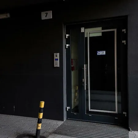 Appartamento Raven Dubois, Garage In Price, 8 Min Walk To The City Center Breslavia